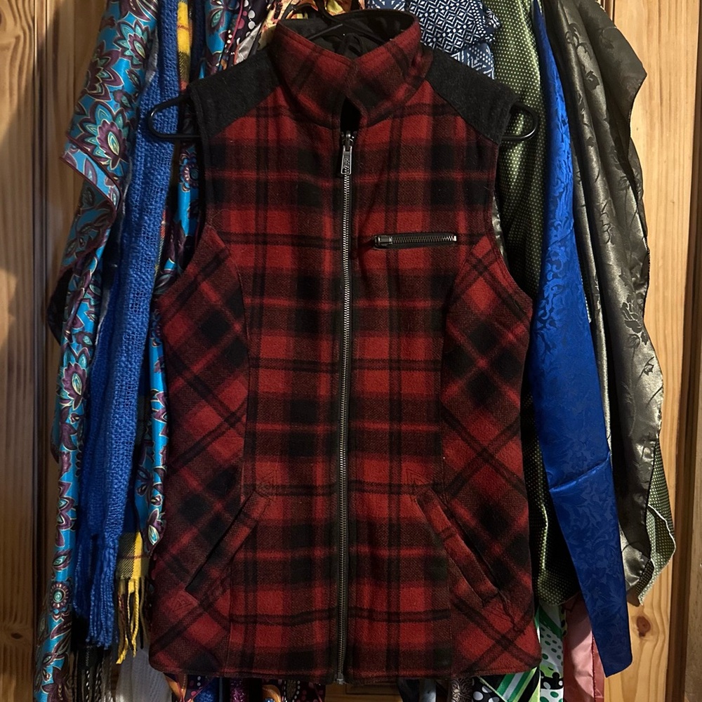 Powder River vest